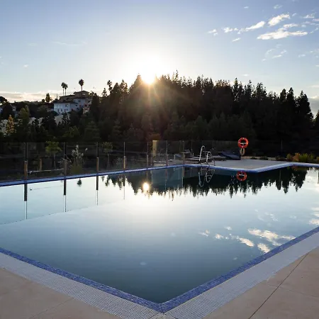Wonderful, Excellent New 4-bed Near Malaga With Indoor And Outdoor Swimmimg Pools, Gym And Sauna Facilities Lejlighed