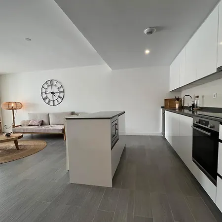 Wonderful, Excellent New 4-bed Near Malaga With Indoor And Outdoor Swimmimg Pools, Gym And Sauna Facilities El Faro