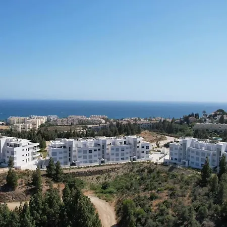 아파트 Wonderful, Excellent New 4-bed Near Malaga With Indoor And Outdoor Swimmimg Pools, Gym And Sauna Facilities El Faro