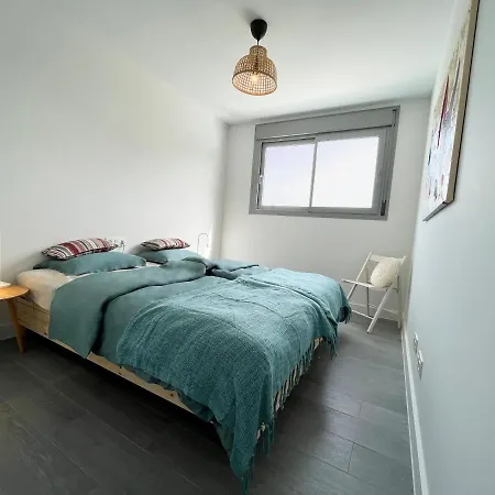 Wonderful, Excellent New 4-bed Near Malaga With Indoor And Outdoor Swimmimg Pools, Gym And Sauna Facilities Appartement *